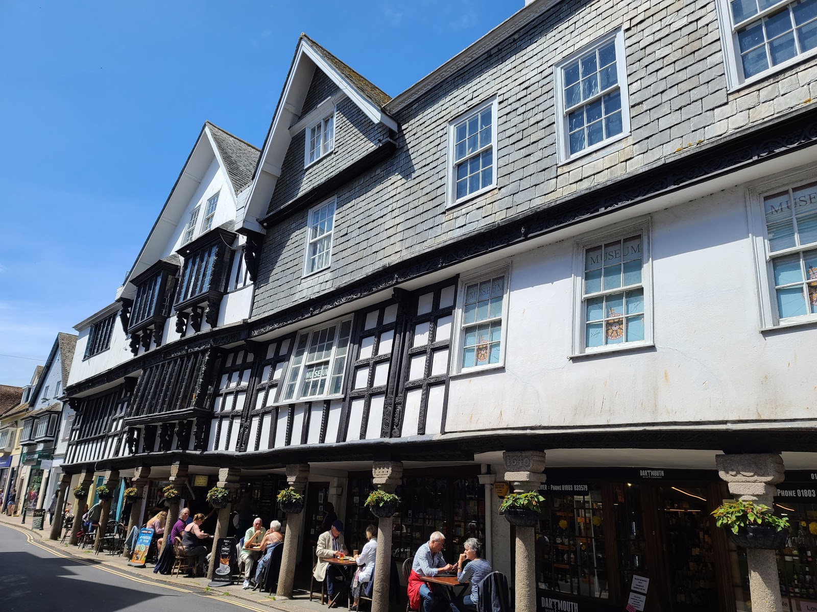 https://whatremovals.co.uk/wp-content/uploads/2022/02/Dartmouth Museum-300x225.jpeg